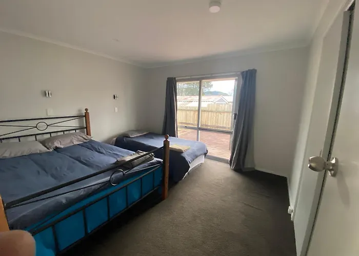 3 Bedroom House, 95 Aquirus Drive, Holiday home *