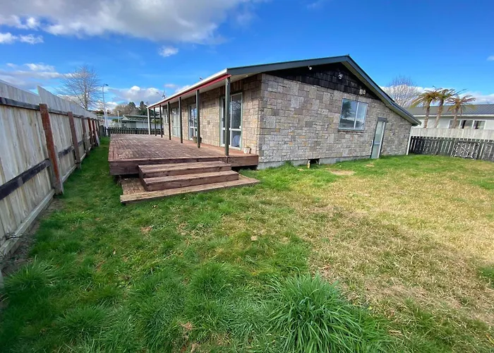 3 Bedroom House, 95 Aquirus Drive, Ferienhaus *