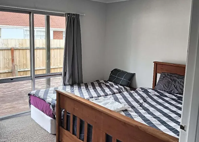 Ferienhaus 3 Bedroom House, 95 Aquirus Drive, *