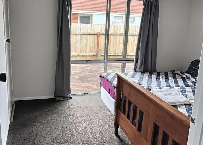 3 Bedroom House, 95 Aquirus Drive,